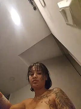 LorenRosse online show from October 28, 2025, 11:25 pm