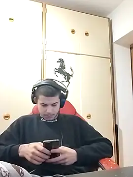 BigDickEnrg7195 online show from February 23, 2025, 9:37 pm