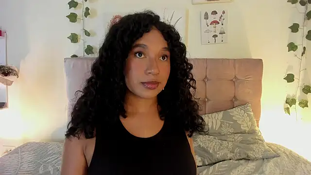 sara sophieee online show from March 21, 2025, 4:06 am