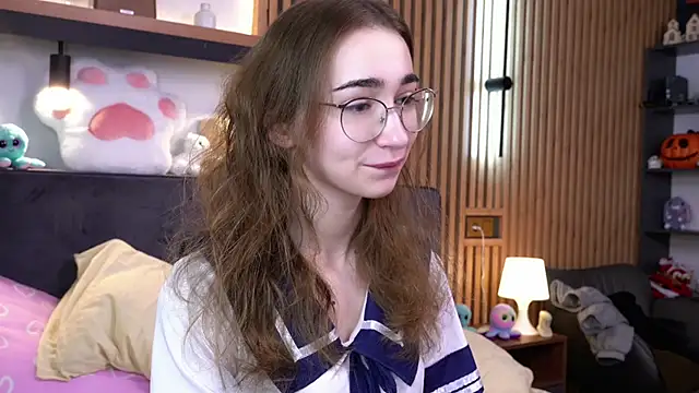 PollyBeev online show from November 15, 2025, 7:12 am