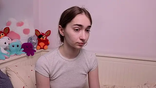 PollyBeev online show from July 10, 2026, 7:19 am