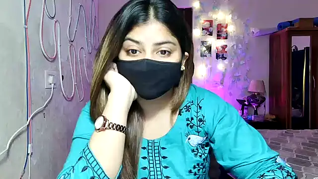 Snapshot of Hoty-Shivangi chatting on July 17, 2026, 9:50 am Hoty-Shivangi online show from July 17, 2026, 9:50 am