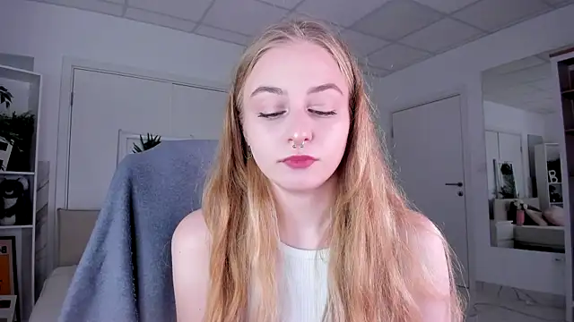 MiaMews online show from February 6, 2026, 11:12 pm