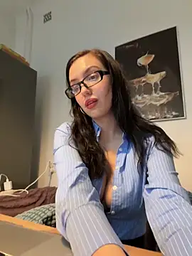 AliceSpark online show from March 8, 2025, 8:46 pm