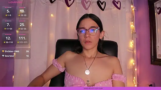 Snapshot of DalilaMassu chatting on February 20, 2025, 10:04 pm DalilaMassu online show from February 20, 2025, 10:04 pm