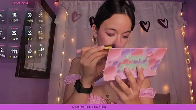 Snapshot of DalilaMassu chatting on March 7, 2025, 8:11 pm DalilaMassu online show from March 7, 2025, 8:11 pm