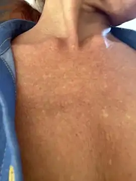 Snapshot of Pandora1018 chatting on January 15, 2025, 6:29 pm Pandora1018 online show from January 15, 2025, 6:29 pm