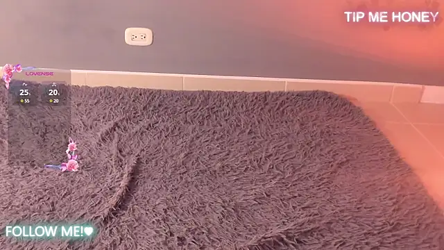 juanmiss online show from March 10, 2025, 10:07 am