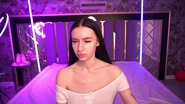 Snow WhiteeeX online show from March 25, 2026, 6:46 am