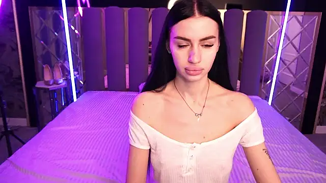 Snow WhiteeeX online show from February 3, 2026, 6:33 am