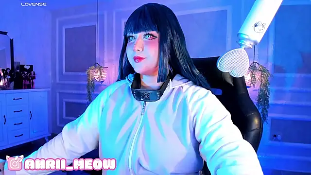 AHRI LEE online show from February 7, 2025, 1:25 am