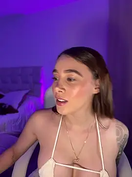 Lanataylor- online show from February 21, 2025, 9:43 pm