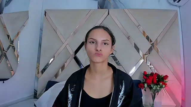 ninaht online show from October 20, 2025, 8:53 pm