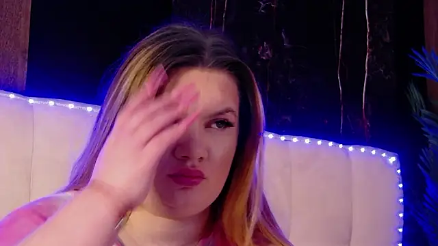 MelanieBrownn online show from March 25, 2026, 4:23 am