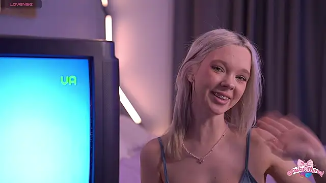  AlinaBailey online show from April 19, 2026, 8:26 am