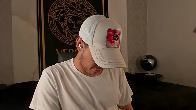 Desmon Clark online show from September 20, 2025, 12:37 am