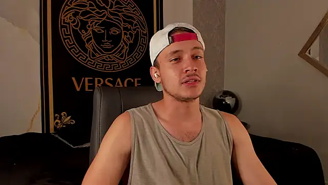 Desmon Clark online show from September 18, 2025, 11:52 pm