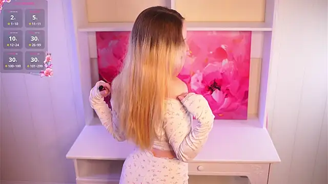 Snapshot of Naughty__Couplles chatting on October 17, 2025, 3:21 am Naughty Couplles online show from October 17, 2025, 3:21 am