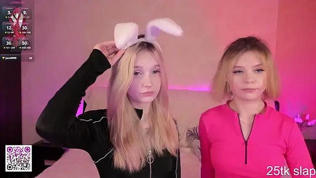 Snapshot of Naughty__Couplles chatting on March 19, 2025, 3:09 am Naughty Couplles online show from March 19, 2025, 3:09 am