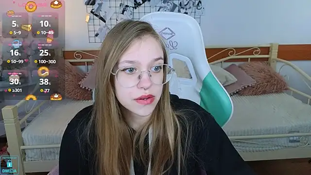 LayriantaVee online show from April 12, 2026, 6:27 am