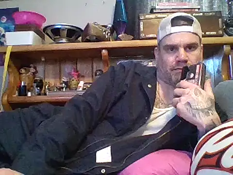 clitstitsandbongrips online show from February 21, 2025, 6:04 pm