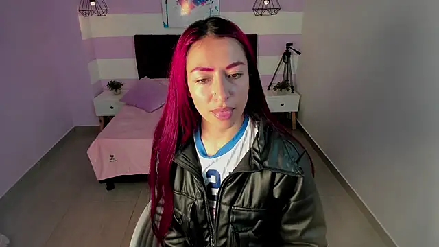 Scarlett  bell online show from November 29, 2025, 1:11 pm