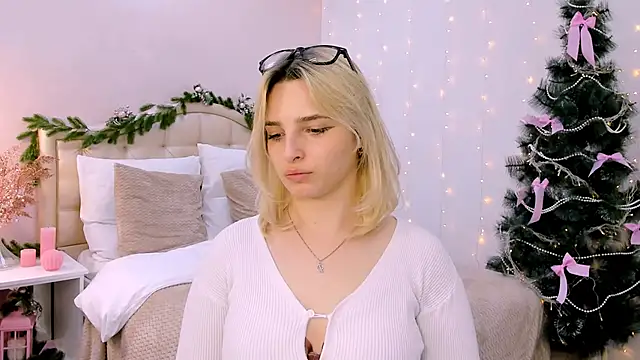 tendermeow online show from January 17, 2025, 4:26 pm