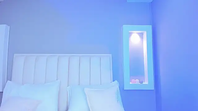 HannaPaola online show from November 7, 2025, 10:35 pm