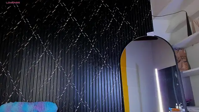 valentina lux online show from October 4, 2025, 7:04 pm