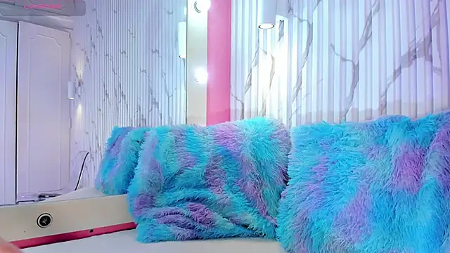 valentina lux online show from October 29, 2025, 7:13 pm