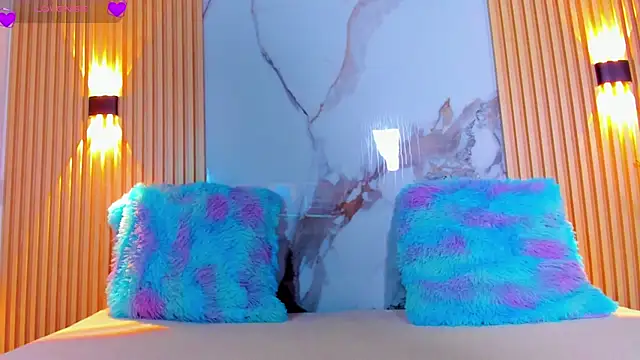 valentina lux online show from September 12, 2025, 3:17 am