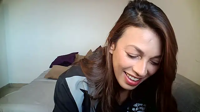 Snapshot of Hanna_Charming chatting on July 19, 2026, 9:44 pm Hanna Charming online show from July 19, 2026, 9:44 pm