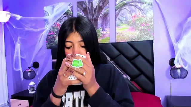 Snapshot of KimberlyVillaLobos chatting on November 5, 2025, 11:35 am KimberlyVillaLobos online show from November 5, 2025, 11:35 am