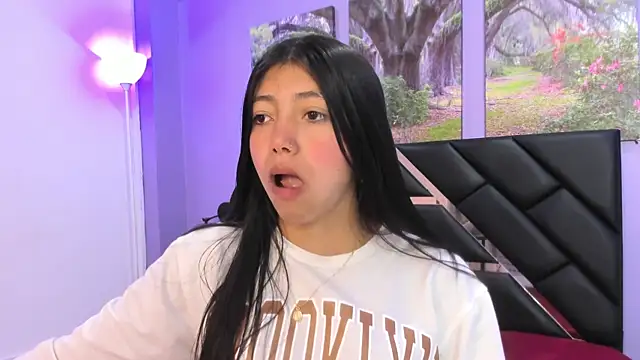 Snapshot of KimberlyVillaLobos chatting on September 30, 2025, 1:39 pm KimberlyVillaLobos online show from September 30, 2025, 1:39 pm