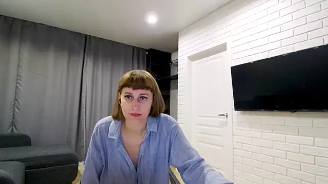 Daniella Lorente online show from November 6, 2025, 8:57 pm