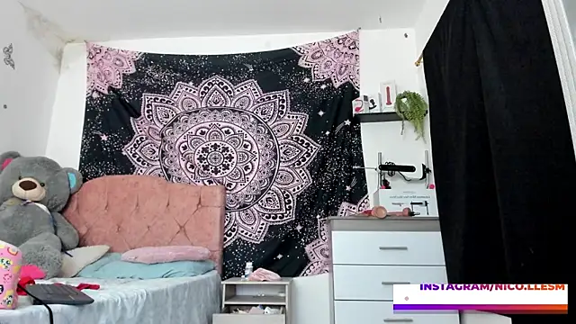 jade dakota   online show from March 17, 2025, 2:08 am