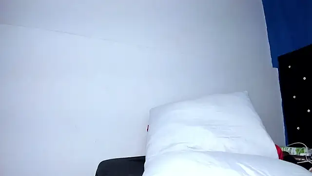 Snapshot of skinnycollins1 chatting on October 14, 2025, 2:23 am skinnycollins1 online show from October 14, 2025, 2:23 am