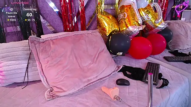 AliceWalker 11 online show from October 2, 2025, 8:56 pm