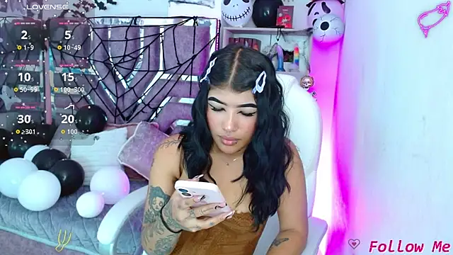 AliceWalker 11 online show from October 23, 2025, 8:29 pm