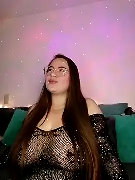 soofy   online show from October 15, 2025, 2:54 am