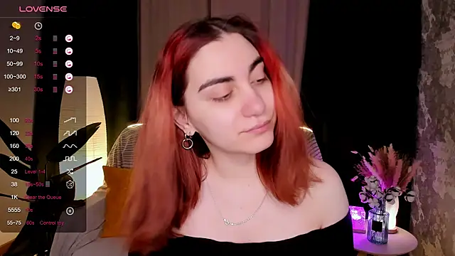 hannacheekss  online show from February 12, 2026, 2:11 am