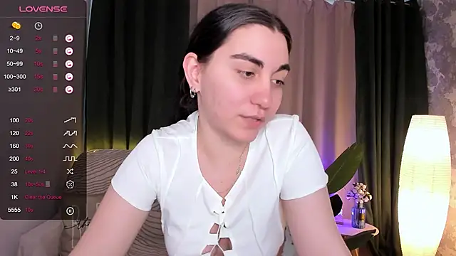 hannacheekss  online show from March 5, 2025, 10:22 am