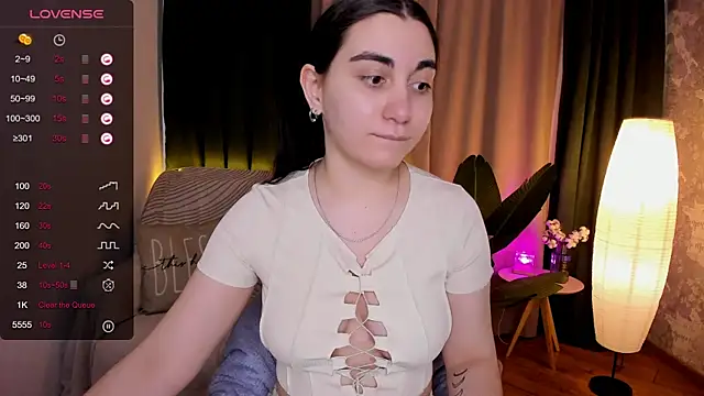 hannacheekss  online show from March 10, 2025, 8:17 am