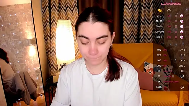 hannacheekss  online show from April 2, 2026, 2:08 am