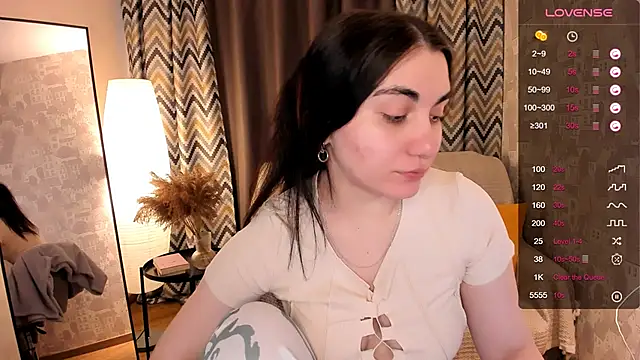 hannacheekss  online show from March 18, 2025, 5:12 am