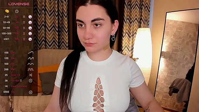 hannacheekss  online show from February 25, 2025, 8:14 am