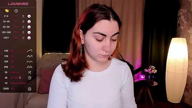 hannacheekss  online show from September 30, 2025, 2:06 am