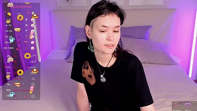 Emily Strikeee online show from November 20, 2025, 9:54 am