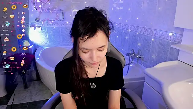 Emily Strikeee online show from October 9, 2025, 10:05 am