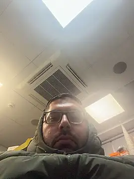 Johnny-Dicker  online show from January 10, 2026, 4:35 pm